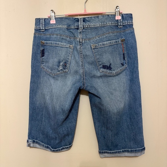 Tommy Hilfiger Mid Rise Bermuda Cuff Denim Jean Shorts Jorts Blue Womens Size 8 - Picture 2 of 3